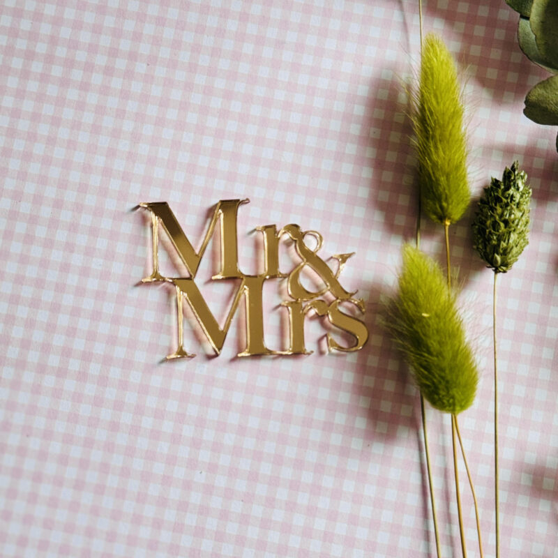 Mr&MRS cupcakes decor sugar garden.jpg 1